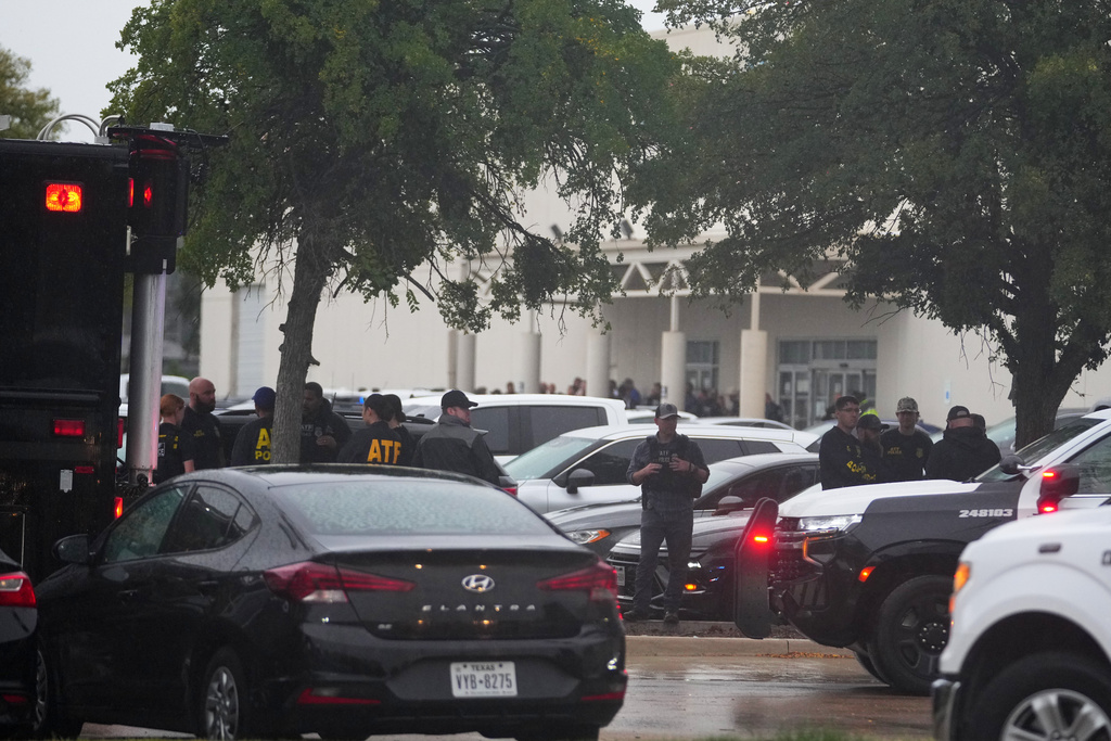 Shooter is dead after killing at least 1 and injuring others at a Dallas ICE facility