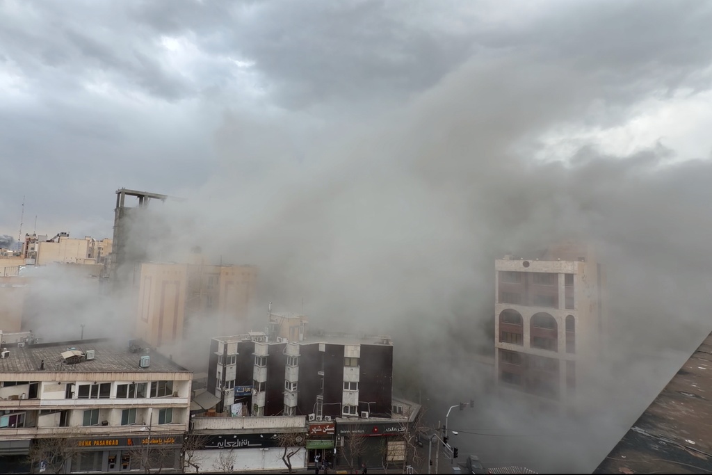 As Mideast conflict widens, US says attacks on Iran will last weeks and intensify