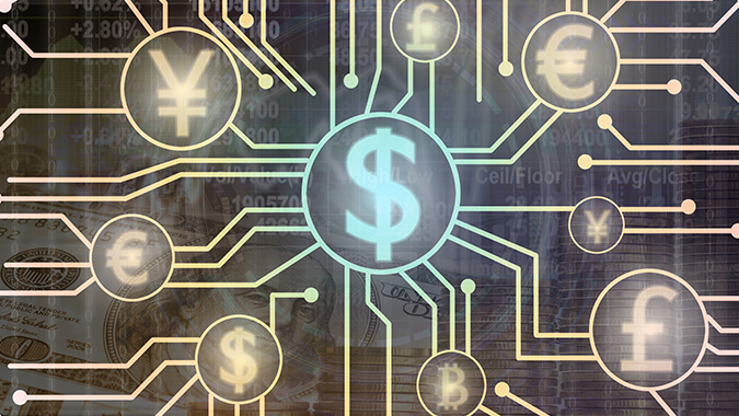 Lummis hosts crypto roundtable with U.S. comptroller, Gordon