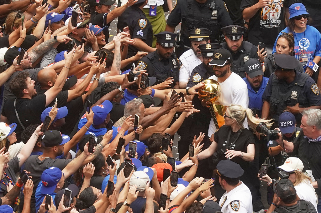 New York Knicks revel in their NBA victory parade as joyous fans and celebs fill the streets
