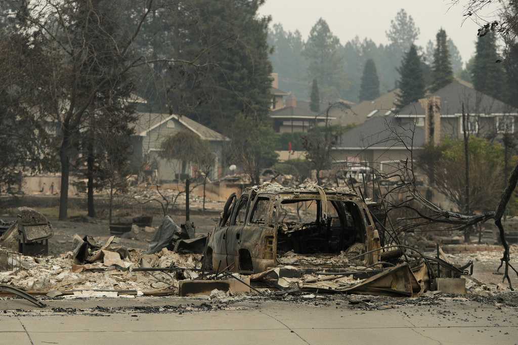 Washington state fires destroy hundreds of structures and force Spokane-area residents to evacuate