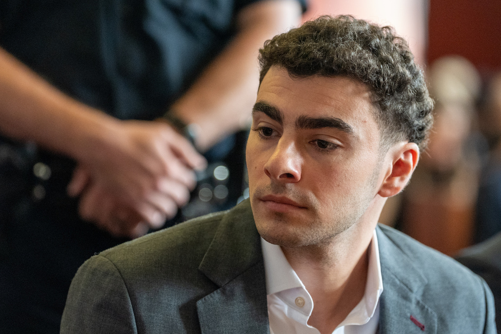 Luigi Mangione pleads guilty to federal stalking charges in the killing of UnitedHealthcare CEO